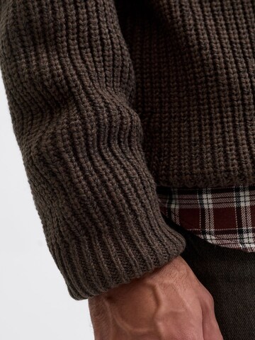 JACK & JONES Sweater in Brown