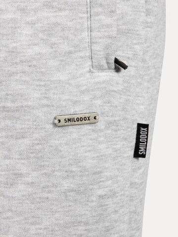 Smilodox Tapered Broek in Grijs