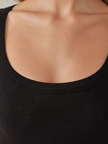 Hiccup T-Shirt in Schwarz