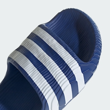 ADIDAS ORIGINALS - Sapato aberto 'Adilette 22' em azul