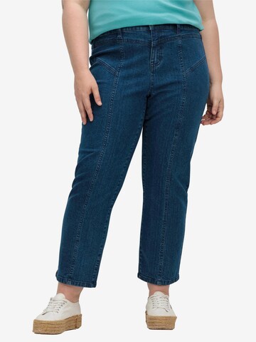 SHEEGO Regular Jeans 'Pia' in Blauw: voorkant