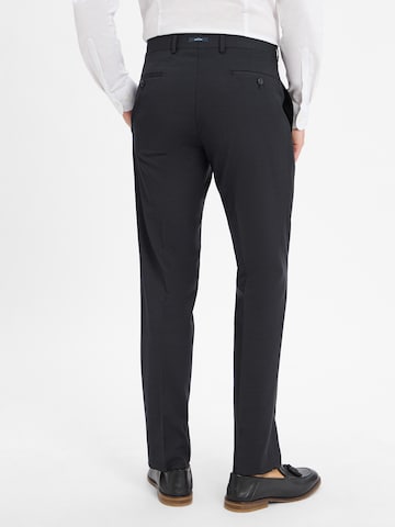 HECHTER PARIS Regular Pleated Pants in Black