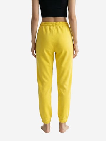 Tapered Pantaloni sportivi di My fashion in giallo