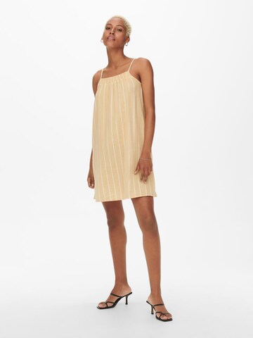 Robe ONLY en beige