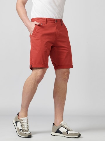 KOROSHI Regular Chino trousers in Red: front