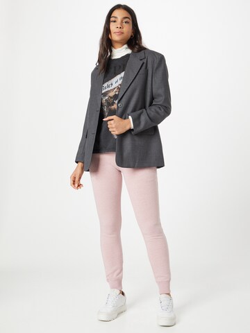 Effilé Pantalon Superdry en rose