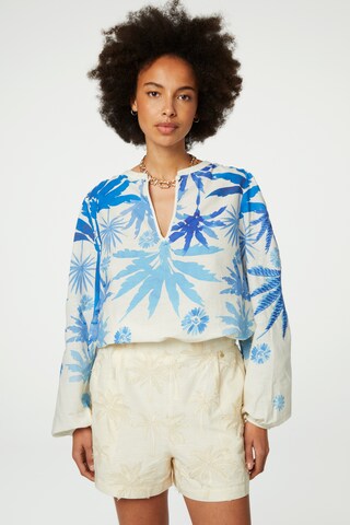 Fabienne Chapot Blouse in Blue: front