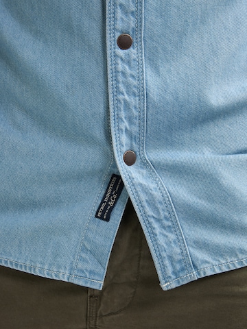 Coupe regular Chemise Petrol Industries en bleu