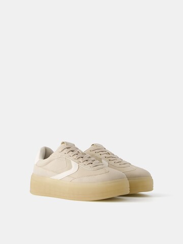 Sneaker bassa di Bershka in beige