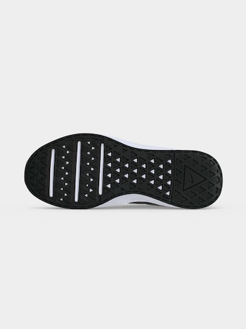 NIKE Urheilukengät 'MC Trainer 4' värissä musta