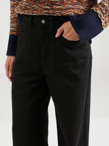 Wemoto Wide leg Pants in Black