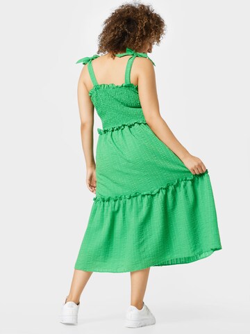 Robe d’été Nasty Gal Plus en vert