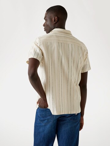 GUESS Regular Fit Hemd in Weiß