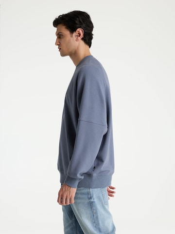 CHASIN' Sweatshirt ' Core AIR' in Blue