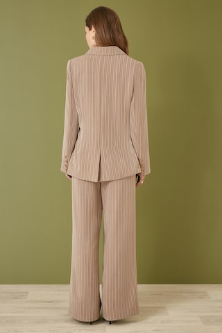 Yumi Blazer in Braun