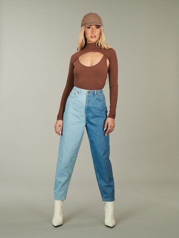 ABOUT YOU x Alina Eremia Tapered Jeans 'Felicia' in Blue