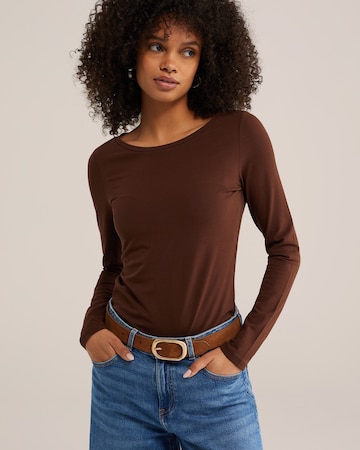 Tricou de la WE Fashion pe maro: față