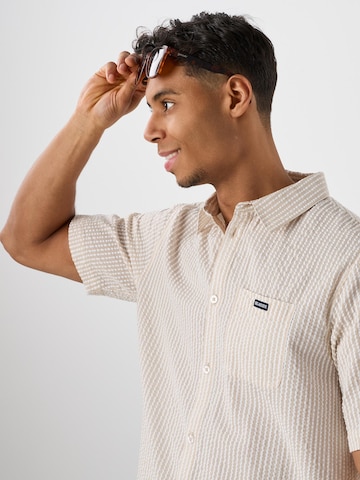 Coupe regular Chemise 'Seersucker' Seaside en beige