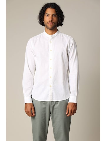 Coupe regular Chemise 'Smithy' Deeluxe en blanc : devant