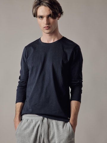 Maglietta di OWN Off With Nature in blu: frontale