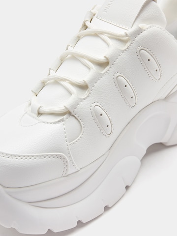 Pull&Bear Sneakers low i hvit
