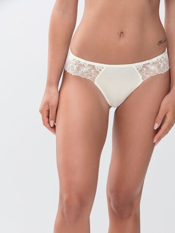 Mey Thong in Beige: front