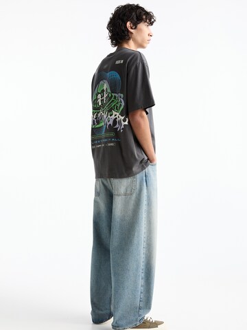 Tricou de la Pull&Bear pe gri