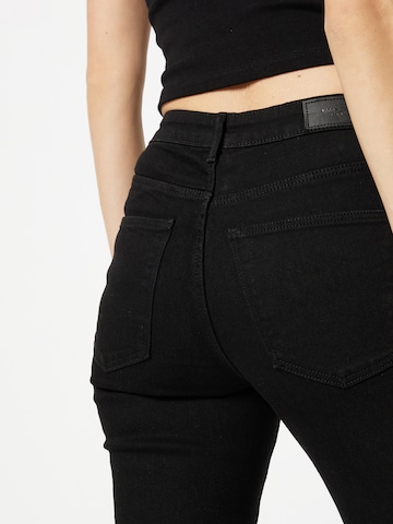 VERO MODA Skinny Farkut 'June' värissä musta