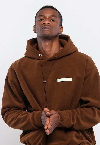 Tom Barron Tracksuit in Brown: front