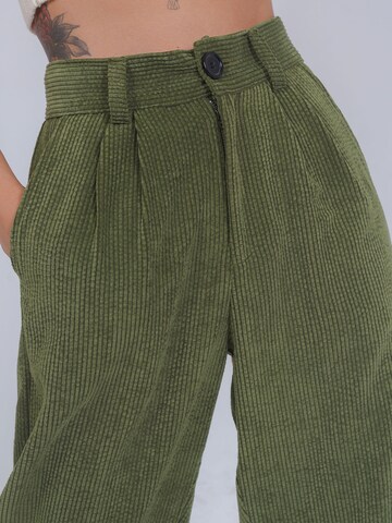 FRESHLIONS Wide Leg Bukser med lægfolder 'Alma' i grøn