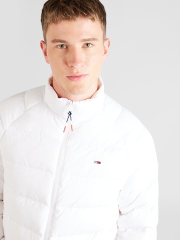 Tommy Jeans Přechodná bunda – bílá