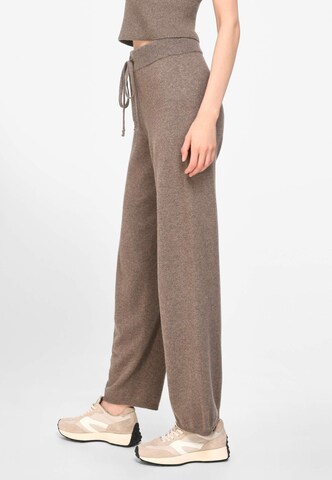 include Loose fit Pants in Brown