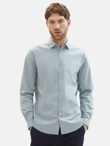 Coupe regular Chemise TOM TAILOR en gris : devant