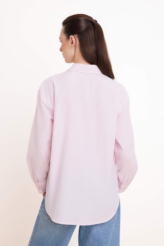 Trendyol - Blusa en rosa