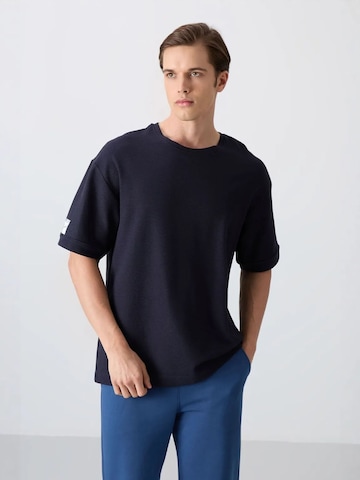 Tommy Life Shirt in Blue: front