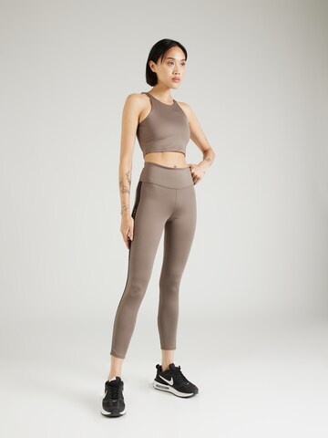 Röhnisch Skinny Fit Спортен панталон 'Kay' в кафяво