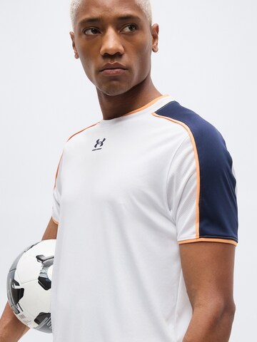 UNDER ARMOUR Functioneel shirt 'Challenger Train' in Wit