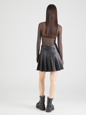 TOPSHOP Skirt in Black