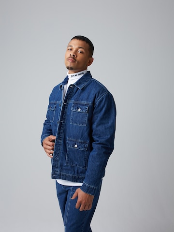 ABOUT YOU x Benny Cristo Between-Season Jacket 'Colin' in Blue: front