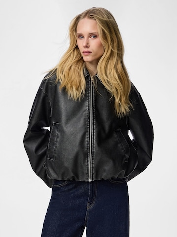 PIECES Between-season jacket 'PCGISELLE' in Black: front