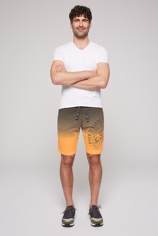 CAMP DAVID Regular Shorts in Orange