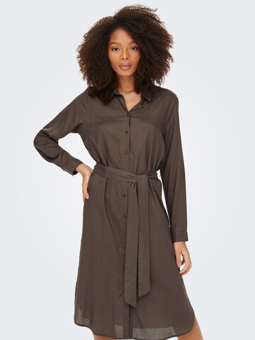 Robe-chemise 'Mulba' ONLY en marron : devant