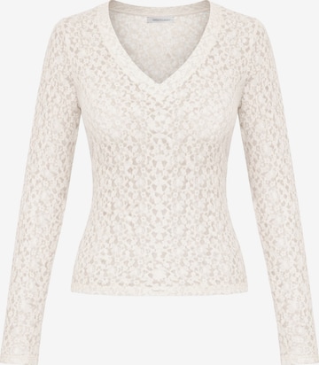 SASSYCLASSY Shirt in White: front