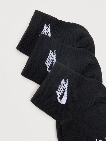 Nike Sportswear Sukat värissä musta