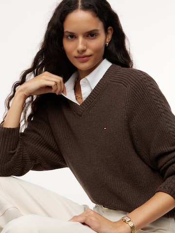 TOMMY HILFIGER Pullover i brun