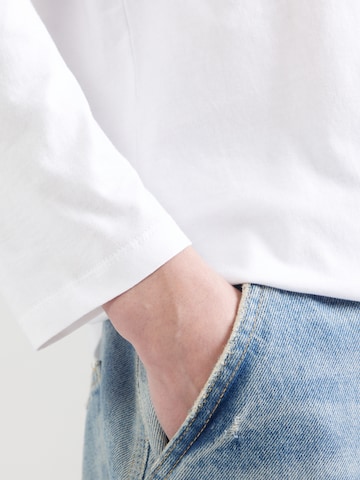 Tricou de la s.Oliver pe alb