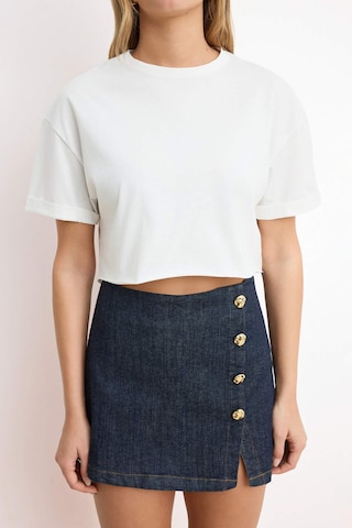 Tricou de la Trendyol pe alb