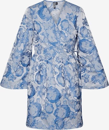 Robe 'AUDRINA' PIECES en bleu : devant