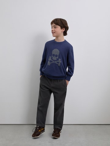 Scalpers Tröja 'Skull Intarsia' i blå: framsida
