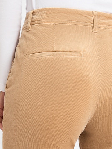 Marie Lund Regular Trousers in Beige